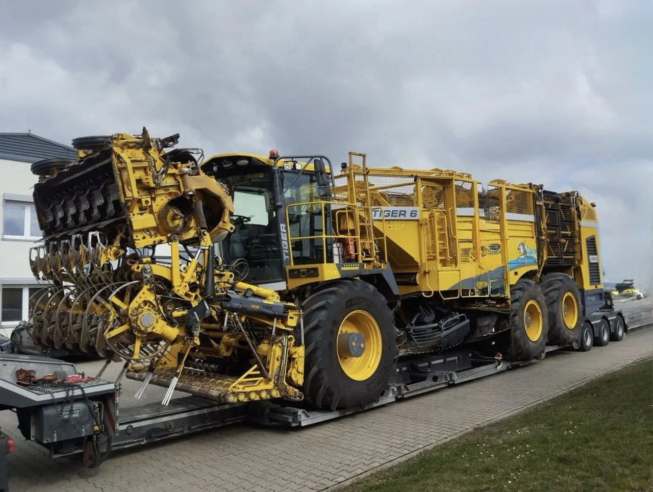 Белгруз Перевозка сверхгабаритной техники из Германии в Россию